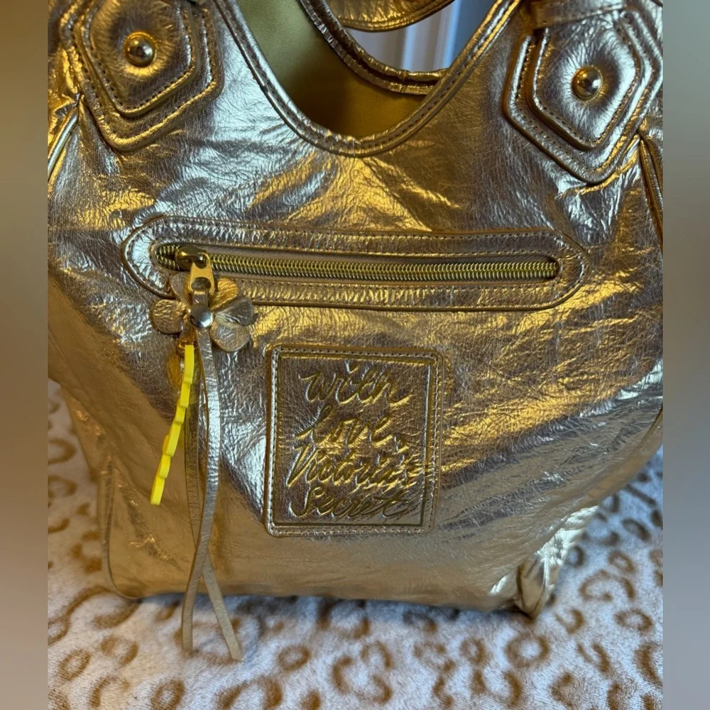 Victoria's Secret Metallic Gold Tote Bag Y2K 
Victoria’s Secret Angels 2.000s - Picture 11 of 14